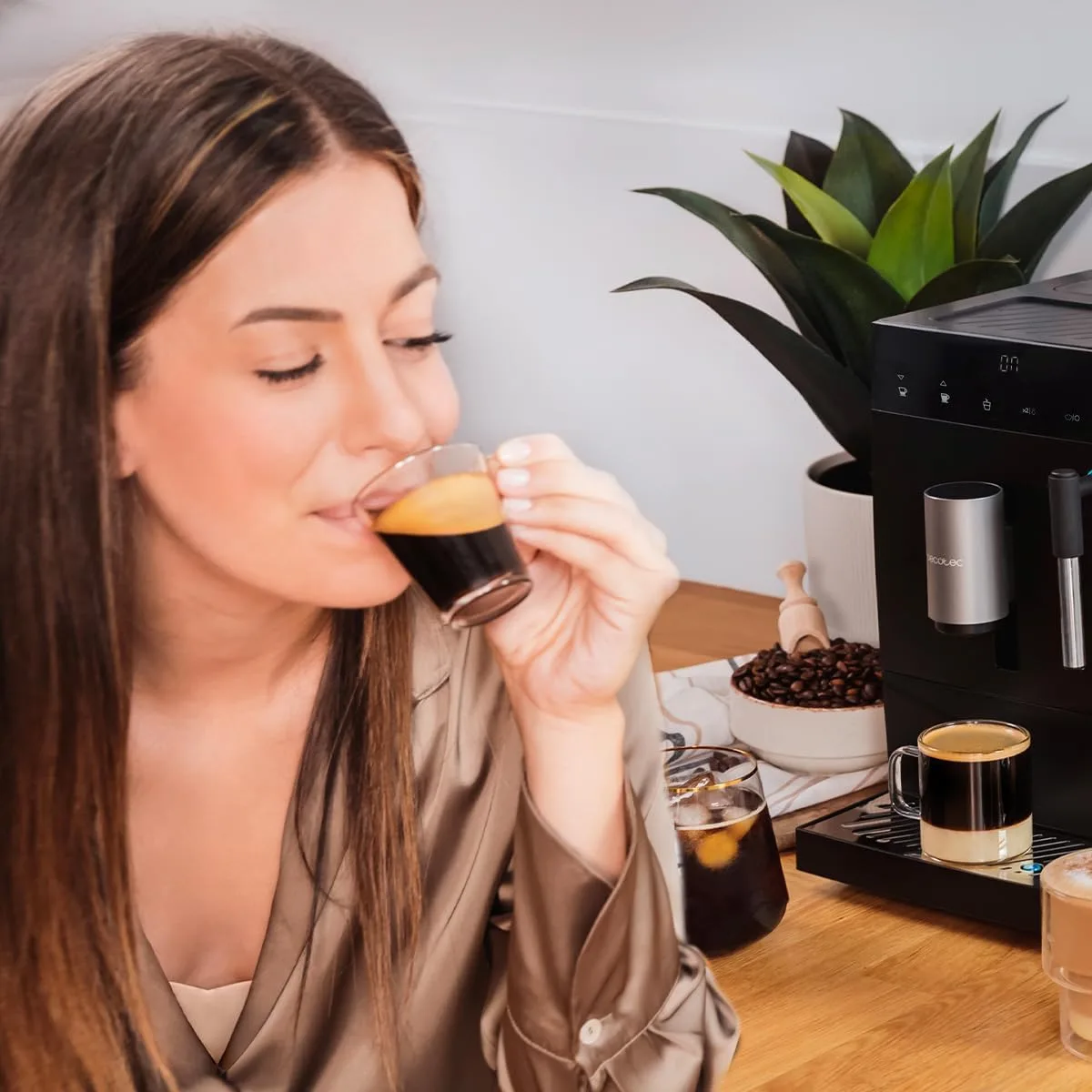 Cafetera Cecotec Cremmaet Compact Steam — vista 4